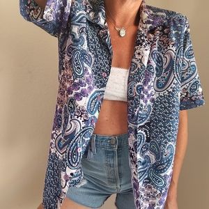 🦋VTG button down paisley blouse